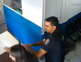 Fue a denunciar una estafa y termin� golpeada en la comisar�a