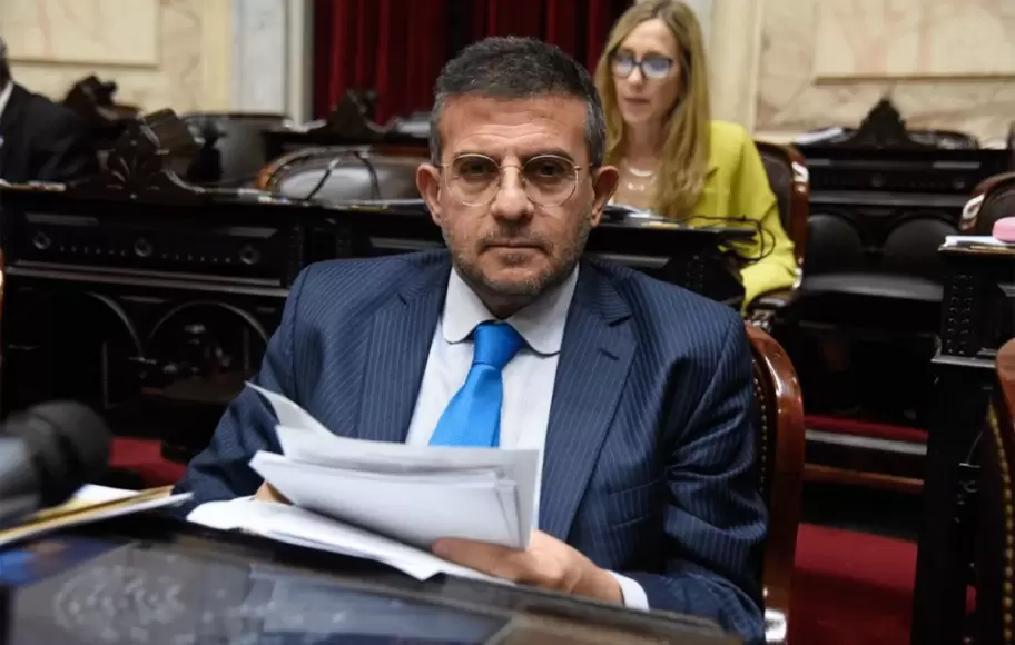 Diputado Carlos Cisneros