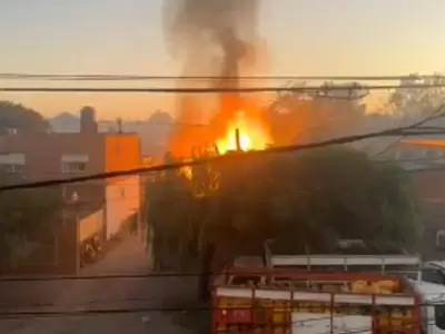 El incendio en un dep�sito de garrafas