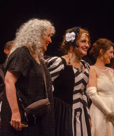 Mar�a y Victoria Carreras