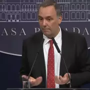 Adorni y el arte de no explicar nada: un espect�culo de soberbia y el guion mal aprendido de Santiago Caputo