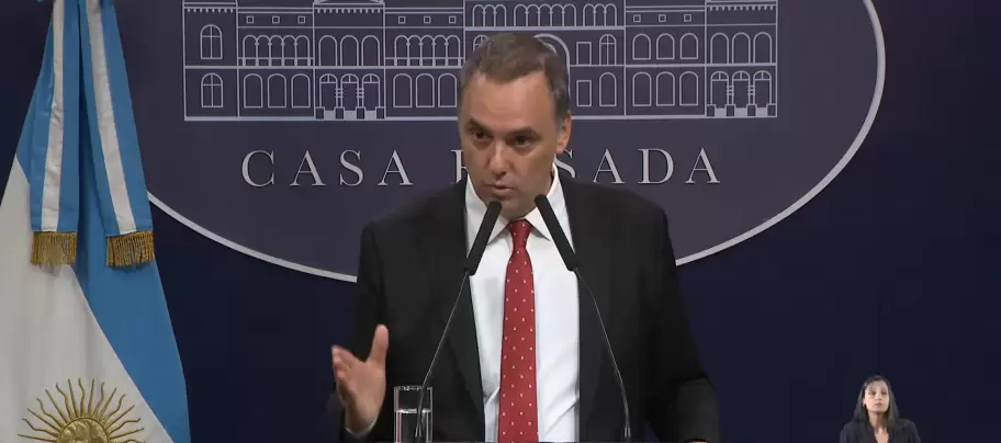 Manuel Adorni en su �ltima conferencia de prensa