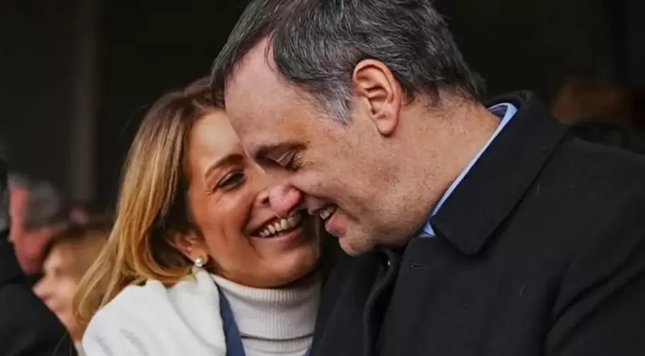 Bettina Angeletti y Manuel Adorni