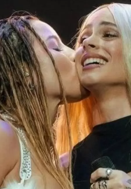 Emilia Mernes y Tini Stoessel