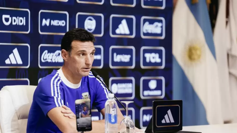Lionel Scaloni en la conferencia de prensa previa a los encuentros con Mauritania y Zambia.