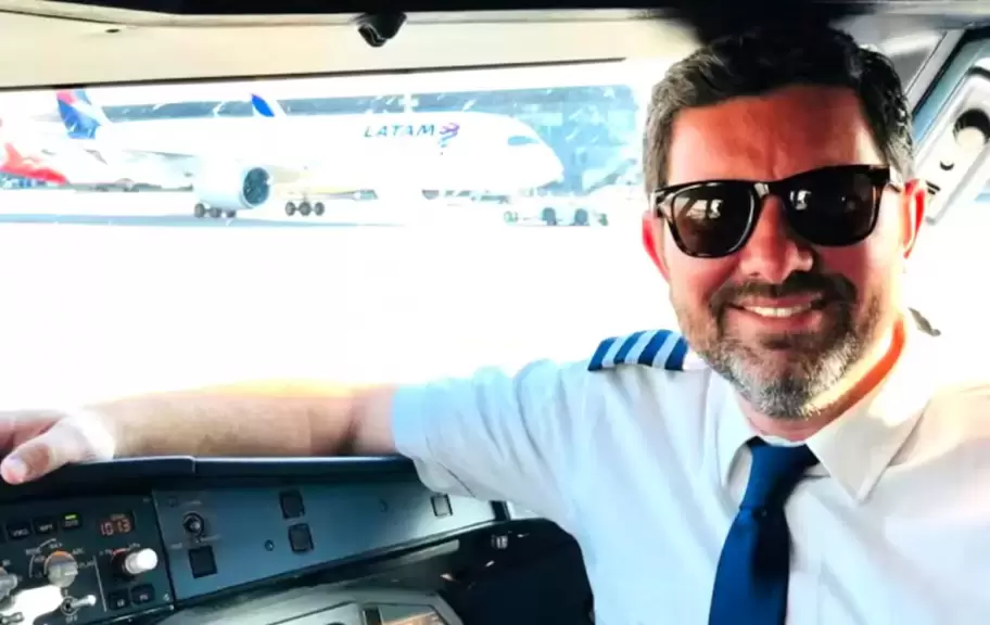 El piloto y broker de vuelos Agust�n Issin Hansen.