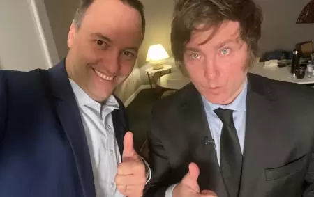 Manuel Adorni y Javier Milei