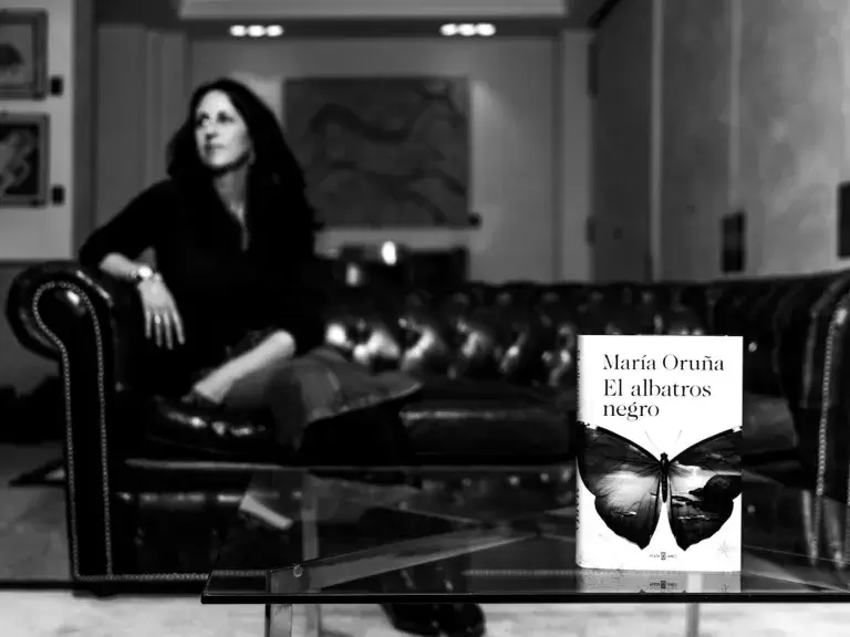 "El Albatros Negro", de Mar�a Oru�a
