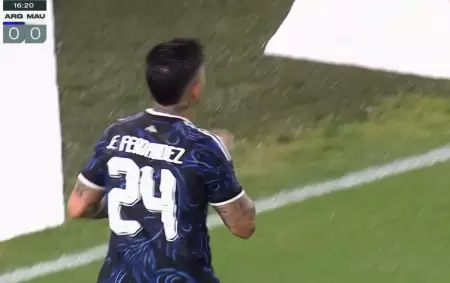 Enzo Fern�ndez meti� el primer gol contra Mauritania.