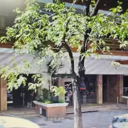 Dos jubiladas que no lo conocen y una operaci�n dif�cil de explicar: la curiosa trama detr�s del departamento de Manuel Adorni