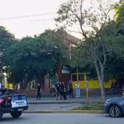 Disparos en el patio: un alumno entró armado y mató a un compañero de 13 años en una escuela de Santa Fe