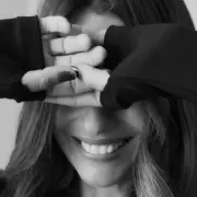 La reacci�n de Pampita con la que le solt� la mano a Garc�a Morit�n en medio del esc�ndalo