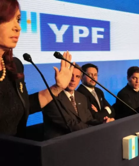 CFK y Axel Kicillof con YPF ya estatizada