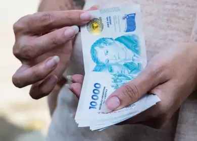 Salarios en ca�da libre y empleo en retroceso: el mercado laboral vuelve a niveles de crisis