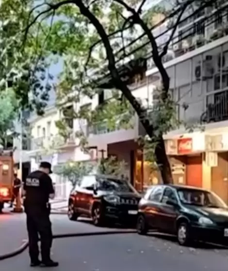 Un incendio arras� un departamento en N��ez y dej� una v�ctima fatal.