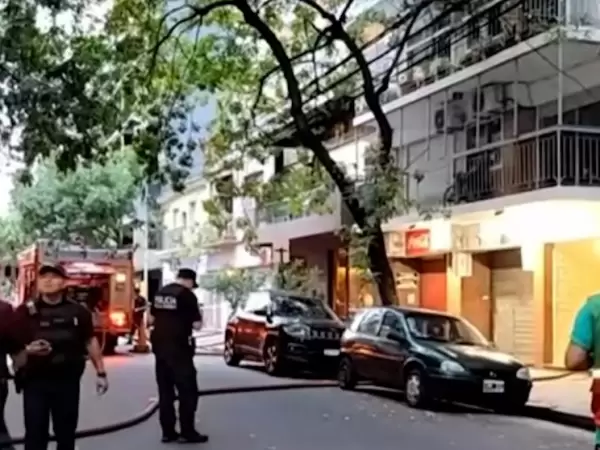 Un incendio arras� un departamento en N��ez y dej� una v�ctima fatal.