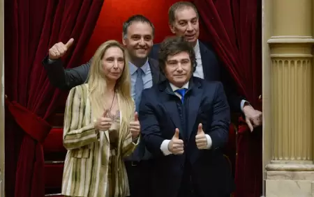 El caso Adorni erosiona la imagen presidencial y tensiona al propio oficialismo.