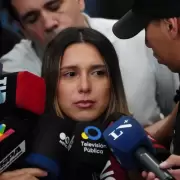 Agostina P�ez lleg� a Argentina, celebr� el fin de la "pesadilla" y asegur� ser "la enemiga p�blica de Brasil"