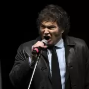 En medio del esc�ndalo Adorni, Milei se pone a cantar: el show ben�fico que exhibe las prioridades del poder