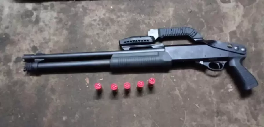 Un ni�o de 11 a�os con autismo fue rescatado en La Plata tras vivir encerrado en una casilla de madera