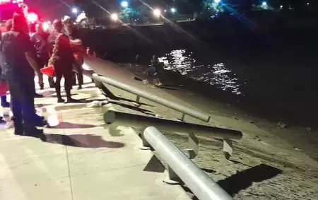 Una camioneta cay� al r�o