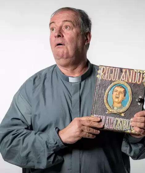 Fabio Alberti estrena La Apocalipsis Existe con sus grandes personajes.