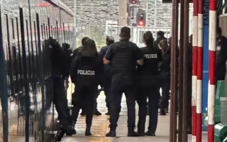 Los efectivos policiales de Federal y la Bonaerense pudieron terminar con la toma de rehenes en Temperley sin v�ctimas fatales.