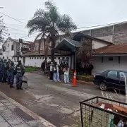 Desalojo, polic�as y un final anunciado: clausuran y desalojan el emblem�tico boliche Pinar de Rocha