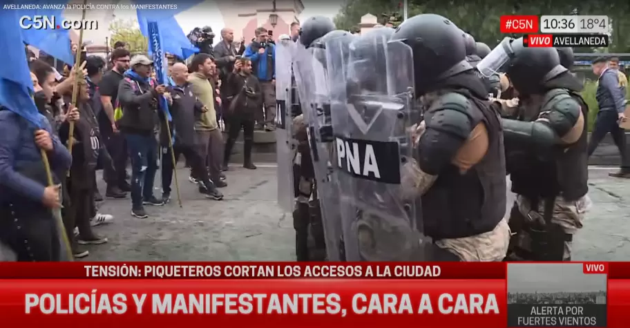 Tensi�n en Puente Pueyrred�n