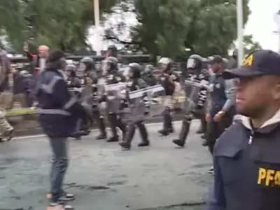 Tensi�n en Puente Pueyrred�n