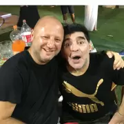 Mariano Israelit, un Maradona lejos del mito y las an�cdotas que revelan al "Diego humano": "Ten�a un aura incre�ble"