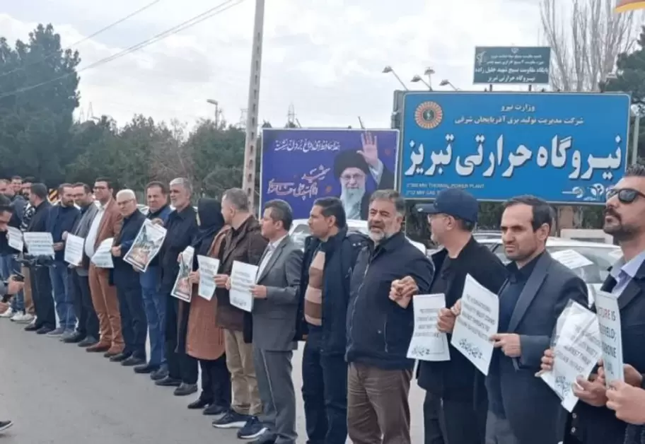 Ciudadanos iran�es se abrazaron a las centrales el�ctricas tras las amenazas de Donald Trump.