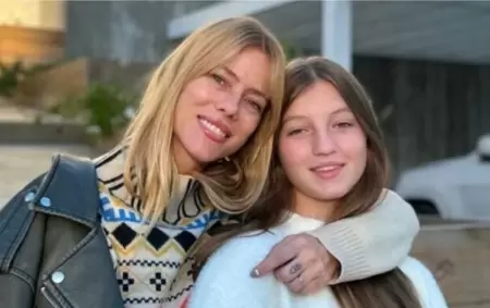 Allegra Cubero junto a  Nicole Naumann