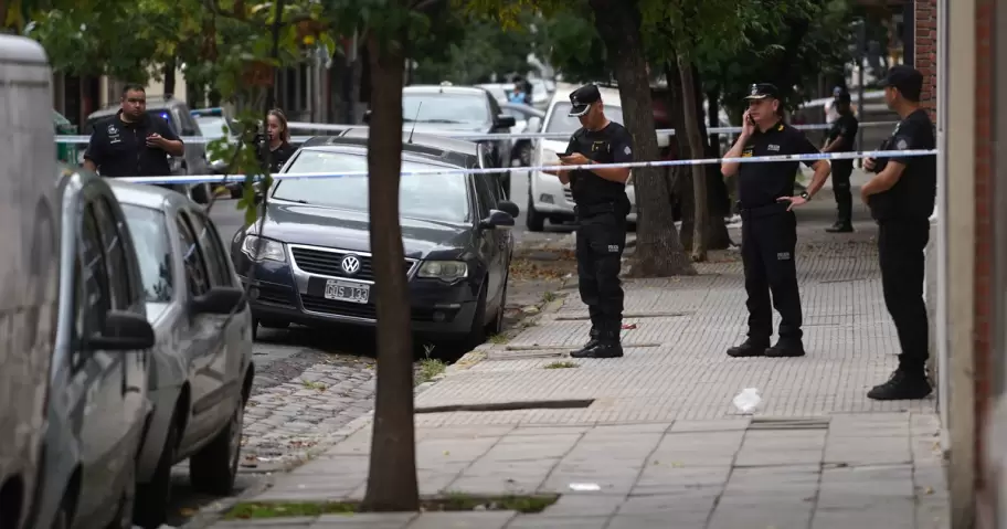 Una polic�a de la Federal dispar� e hiri� a cuatro personas en un viaje "compartido" de Uber