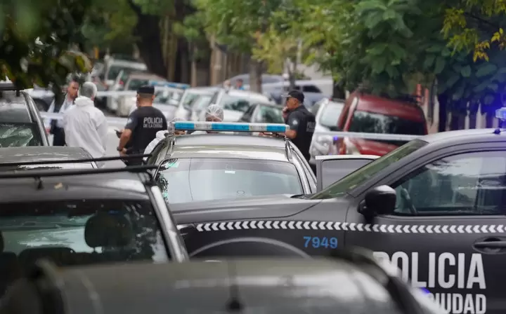 Una polic�a de la Federal dispar� e hiri� a cuatro personas en un viaje "compartido" de Uber