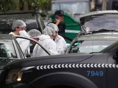 Una polic�a de la Federal dispar� e hiri� a cuatro personas en un viaje "compartido" de Uber