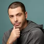 Nazareno Casero estrena Beb� Reno y promete un shock emocional: "�Presa o acosador?"