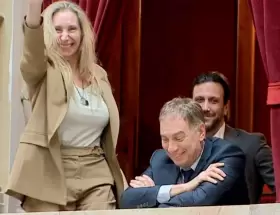 Karina Milei con Santilli y sin Adorni