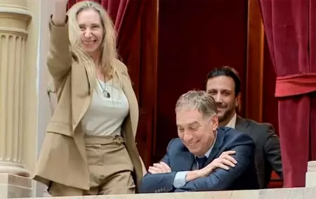 Karina Milei con Santilli y sin Adorni