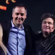 Indignación: Manuel Adorni pagó con plata Estado su viaje para "deslomarse" en Nueva York