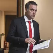 Crecen las sospechas sobre el patrimonio de Adorni: gastos, viajes y deudas bajo la lupa judicial