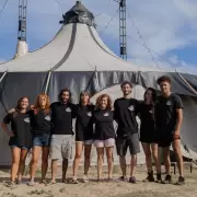 Proyecto Migra celebra 10 años con una función especial de Hotel Monday este viernes en el Galpón de Guevara