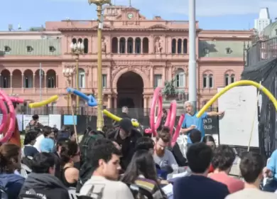 Docentes de la Universidad de Buenos Aires (UBA) y trabajadores de la ciencia trasladar�n este viernes sus actividades a Plaza de Mayo