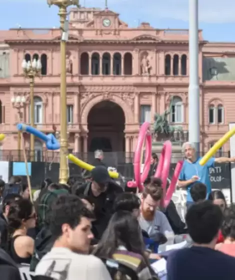 Docentes de la Universidad de Buenos Aires (UBA) y trabajadores de la ciencia trasladar�n este viernes sus actividades a Plaza de Mayo