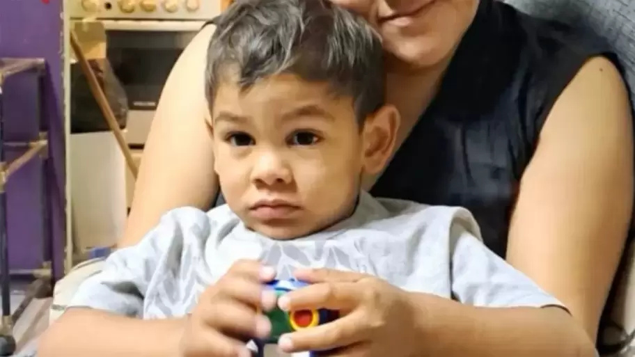 El caso de �ngel, el nene que suplicaba no irse de su casa, sacude a Comodoro Rivadavia.