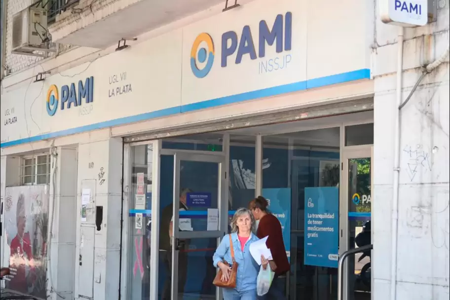 Paro de médicos del PAMI: denuncian recortes salariales, sobrecarga laboral y un sistema al borde del colapso