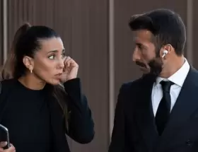 Cinthia Fern�ndez acompa�� a Roberto Castillo a Comodoro Rivadavia a tomar la defensa del padre de �ngel L�pez.