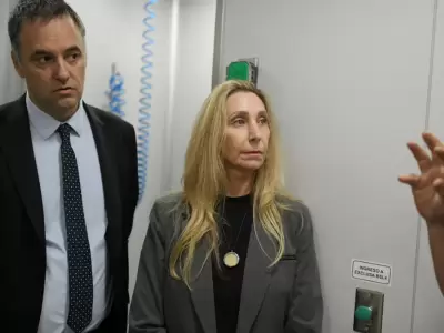 Manuel Adorni y Karina Milei en el Malbr�n