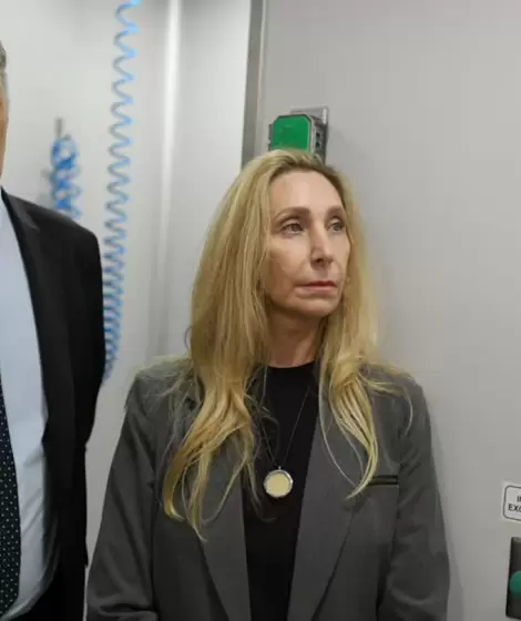 Manuel Adorni y Karina Milei en el Malbr�n