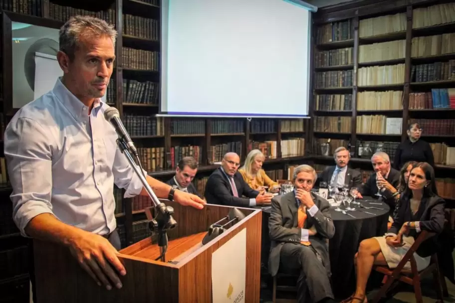 El Gobierno redobla su respaldo a Manuel Adorni y anticipa una contraofensiva pol�tica en el Congreso.